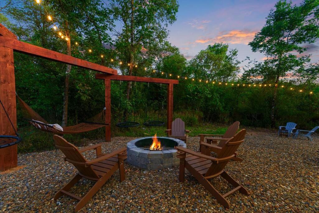 Villa Under The Stars - Secluded, Hot Tub, Firepit, Games Broken Bow Esterno foto