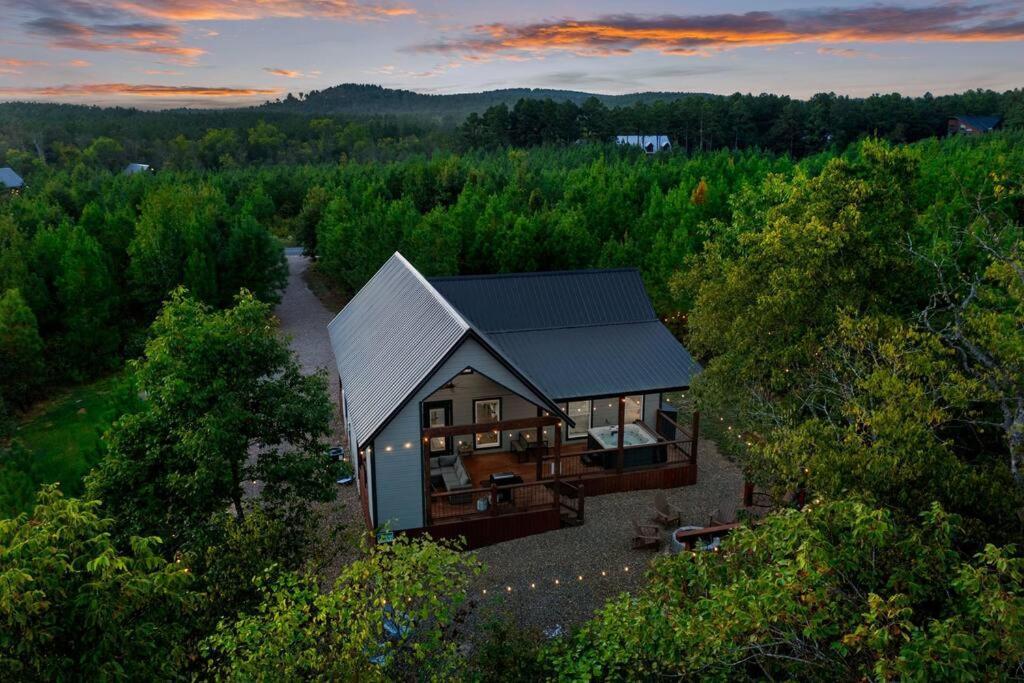 Villa Under The Stars - Secluded, Hot Tub, Firepit, Games Broken Bow Esterno foto